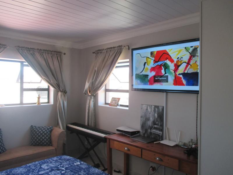 To Let 3 Bedroom Property for Rent in Dana Bay Western Cape